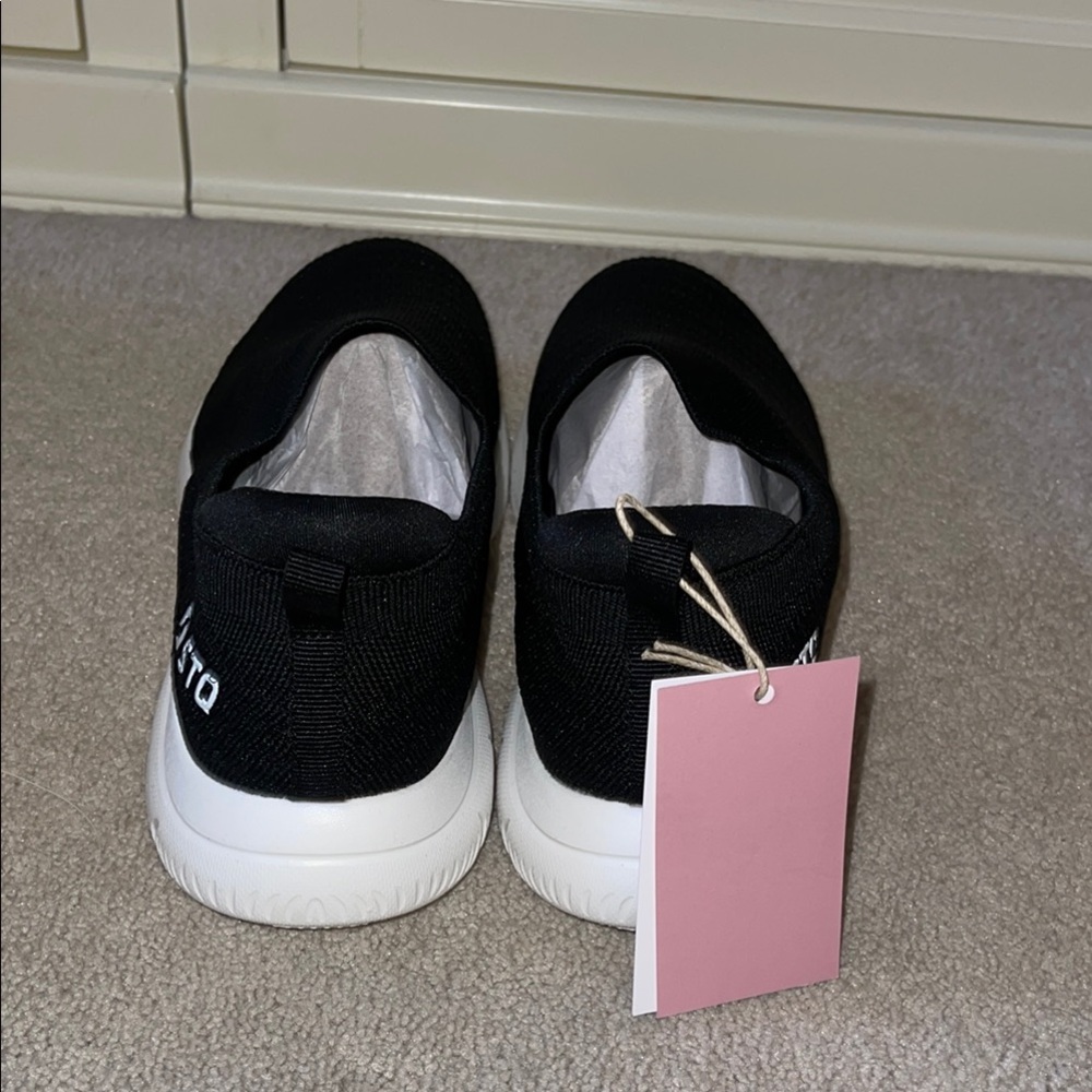 NEW STQ Black Slip-On Sneakers - Picture 4 of 10